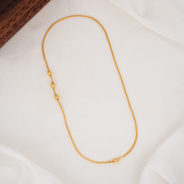 Nivanthikaa Mugappu Chain