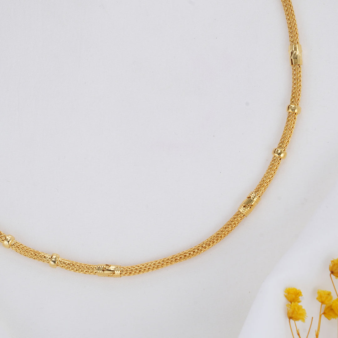 Glowing Hasli Necklace