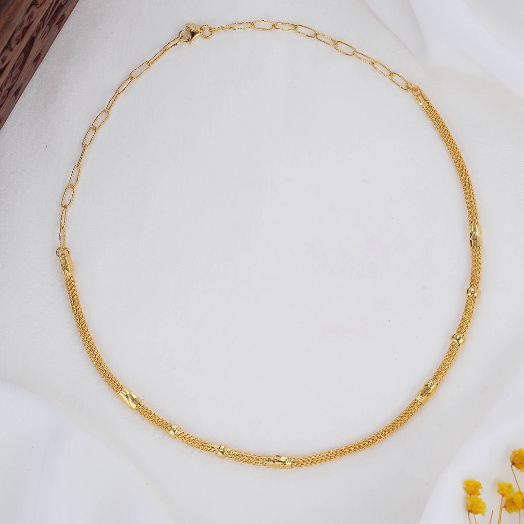 Glowing Hasli Necklace