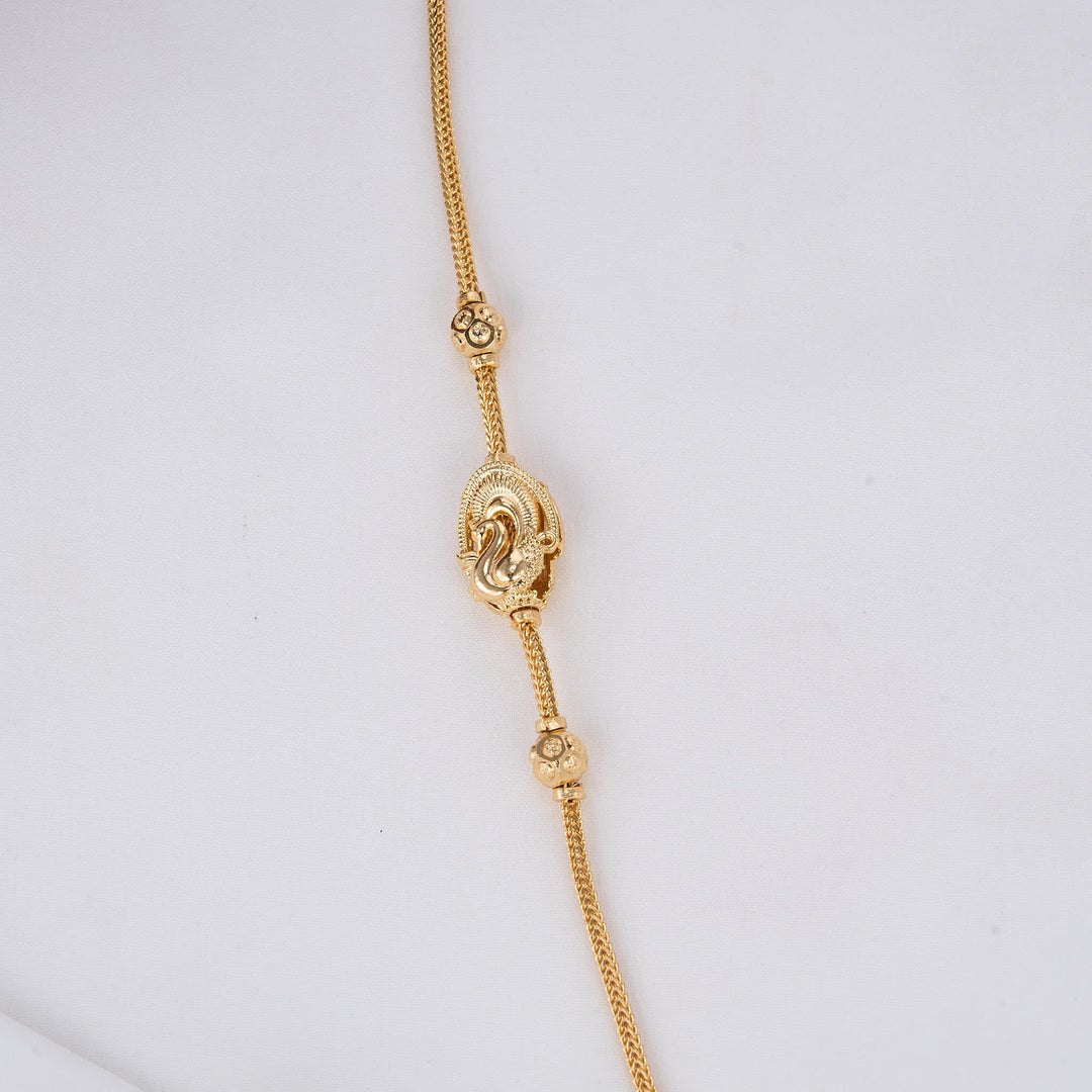 Dhanvikha Mugappu Chain