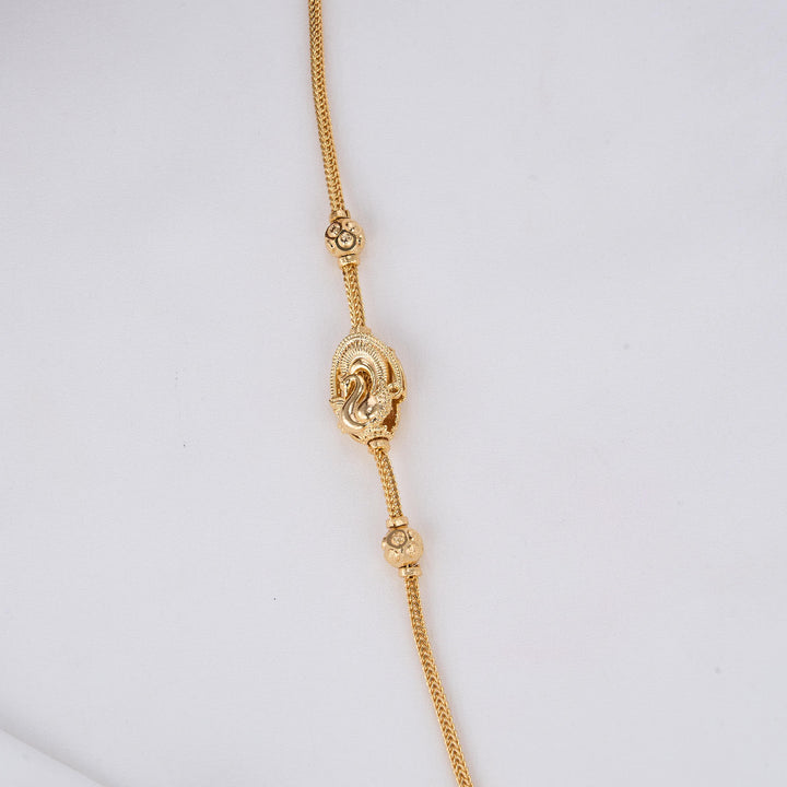 Dhanvikha Mugappu Chain