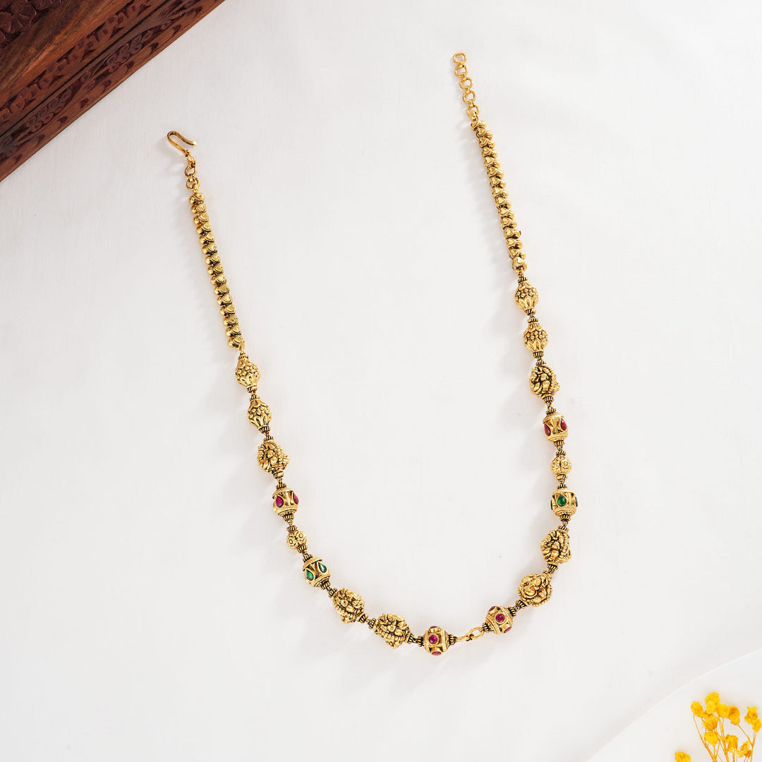 Anushi Nagas Chain