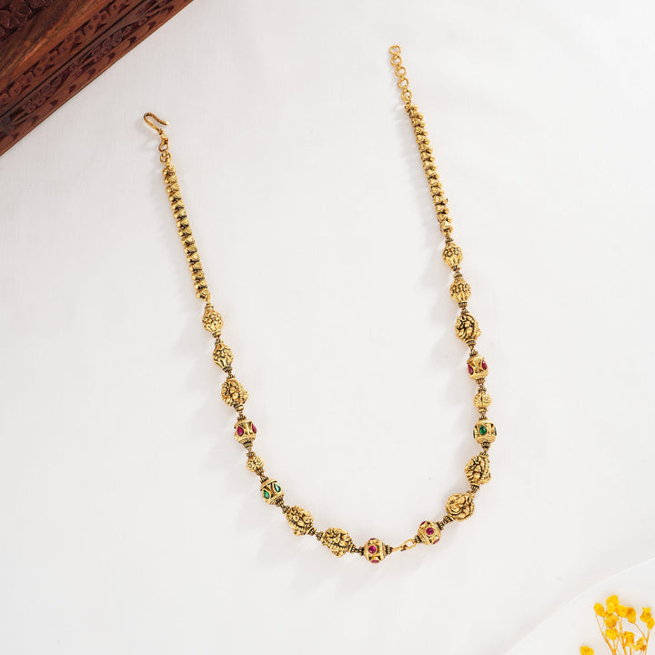 Anushi Nagas Chain