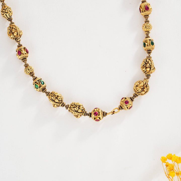 Anushi Nagas Chain
