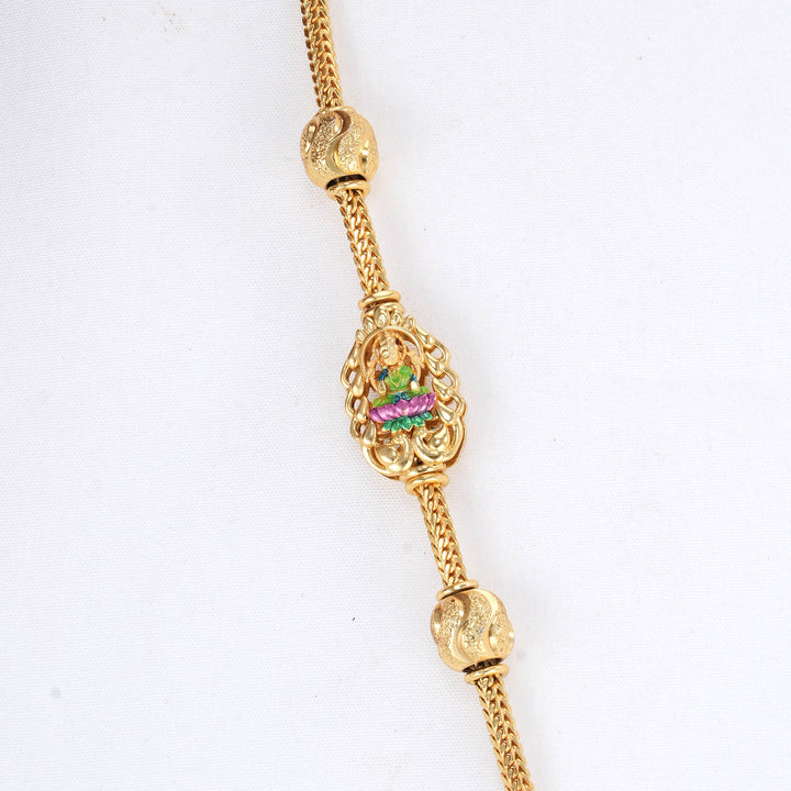 Vedhikaa Stone Mugappu Chain