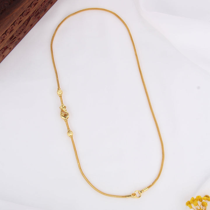 Nishnaya Stone Mugappu Chain