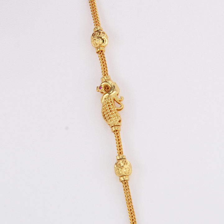 Benisha  Stone Mugappu Chain