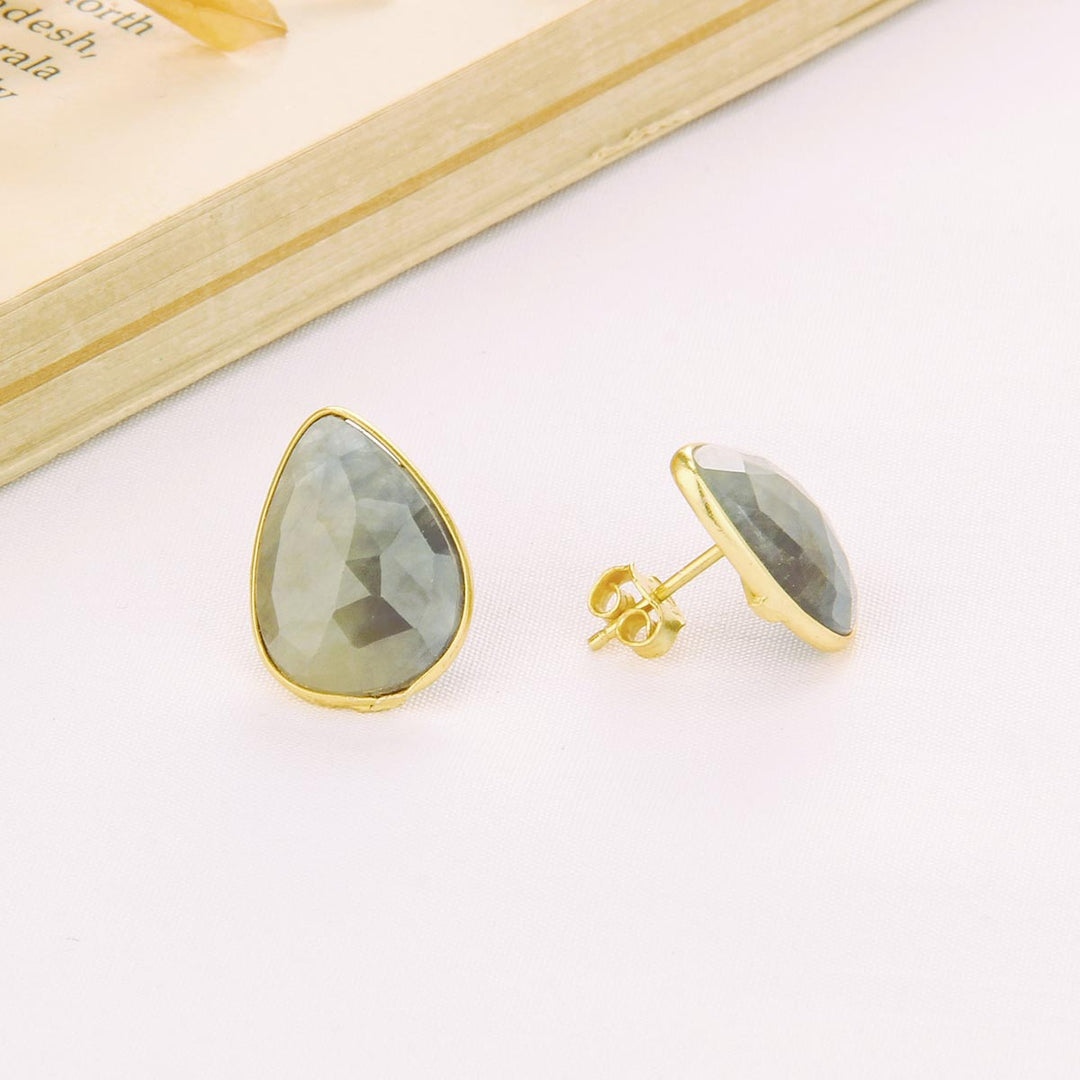 Chic & Fabulous Studs