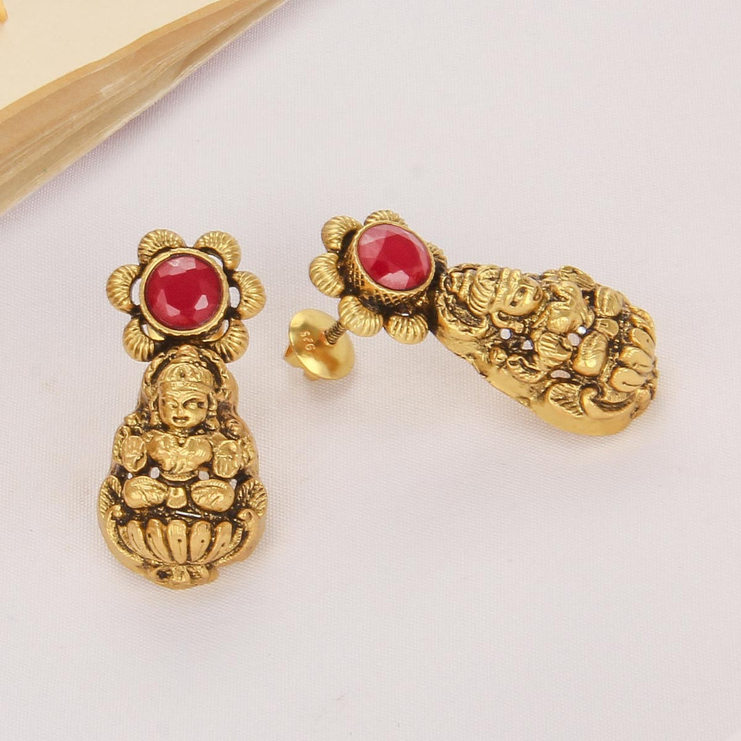 Timeless Elegance Nagas Studs
