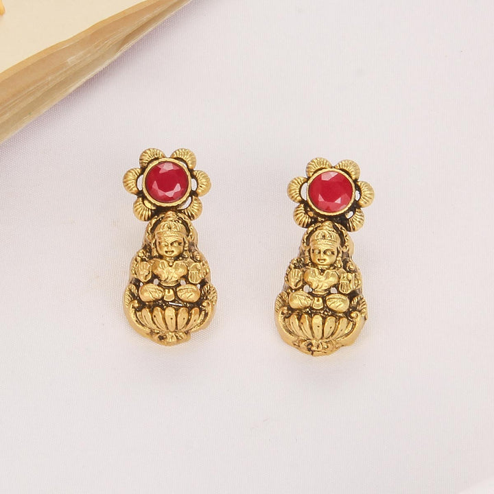 Timeless Elegance Nagas Studs
