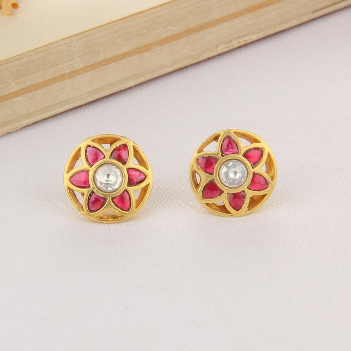Attractive Kundan Studs