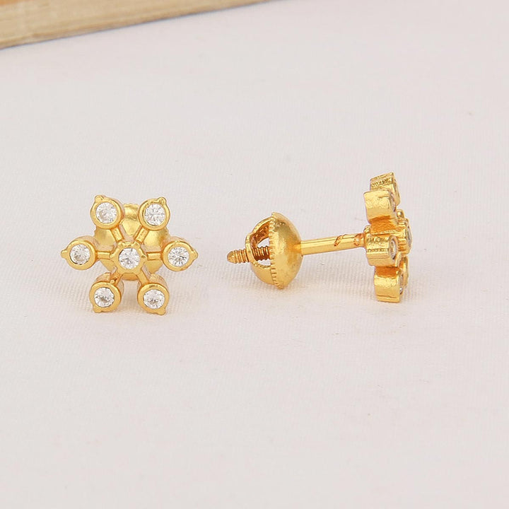 Sparkling Stone Studs