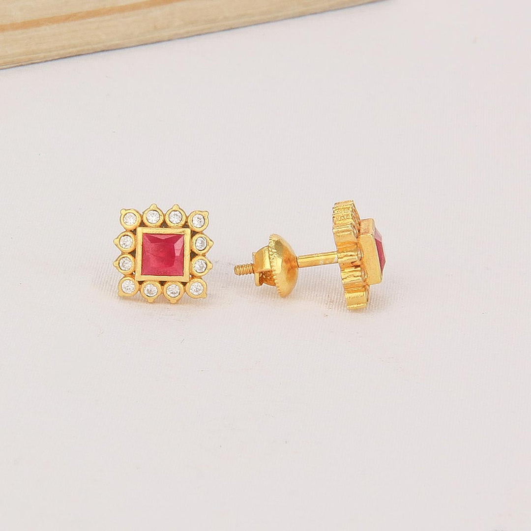 Vilasaa Stone Studs