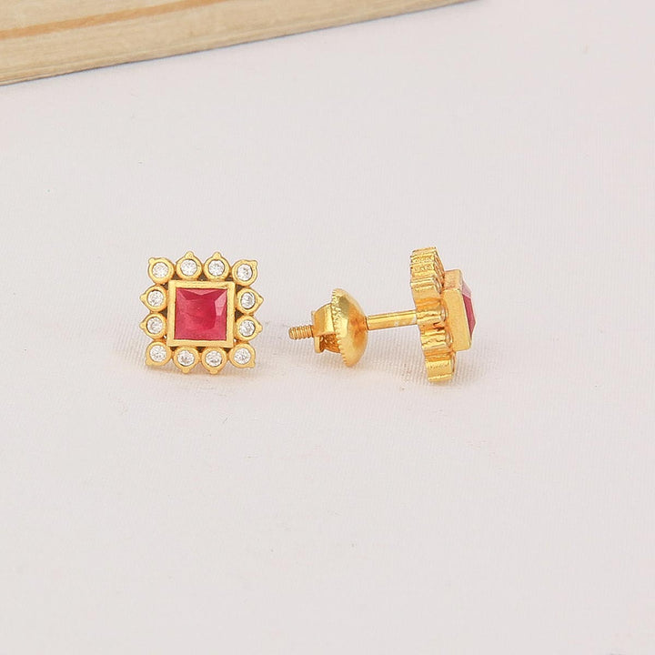Vilasaa Stone Studs