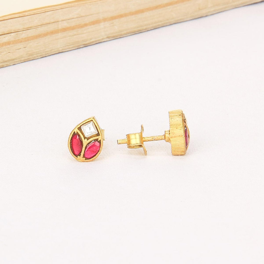 Shivitha Kundan Studs