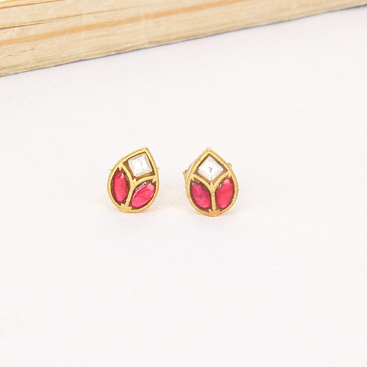 Shivitha Kundan Studs