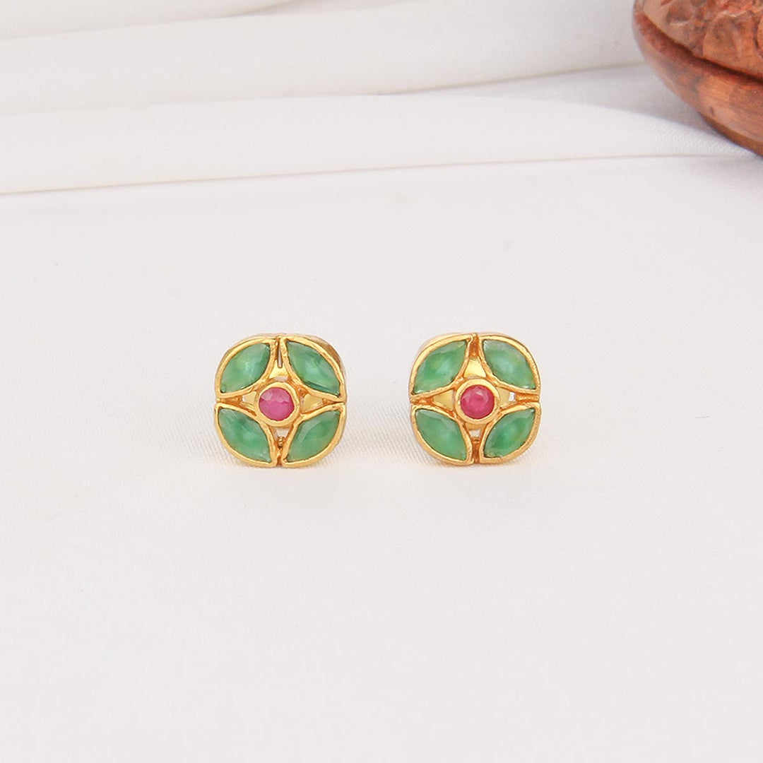 Glaming Green Stone Studs