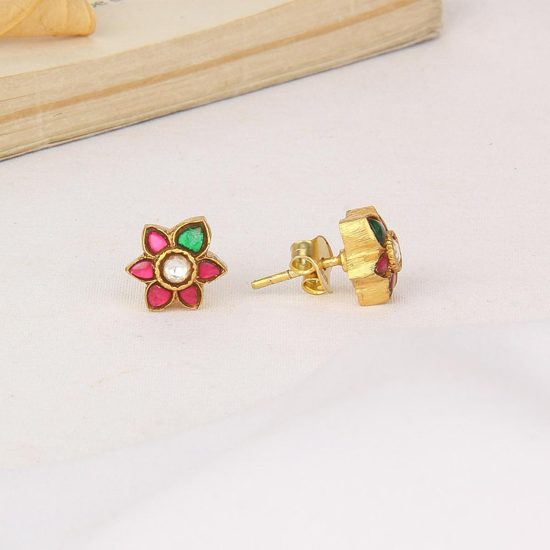 Glara Kundan Studs