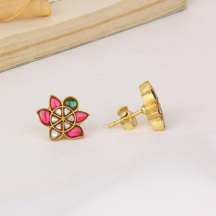 Kshira Kundan Studs