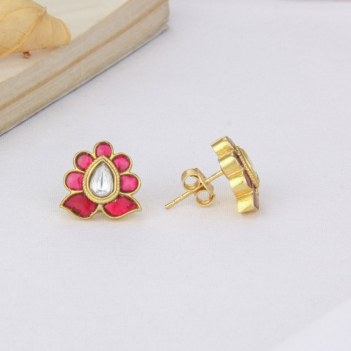 Prishika Kundan Studs