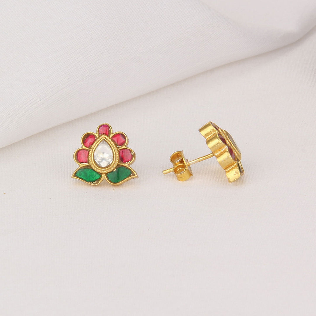 Dainty Kundan Studs