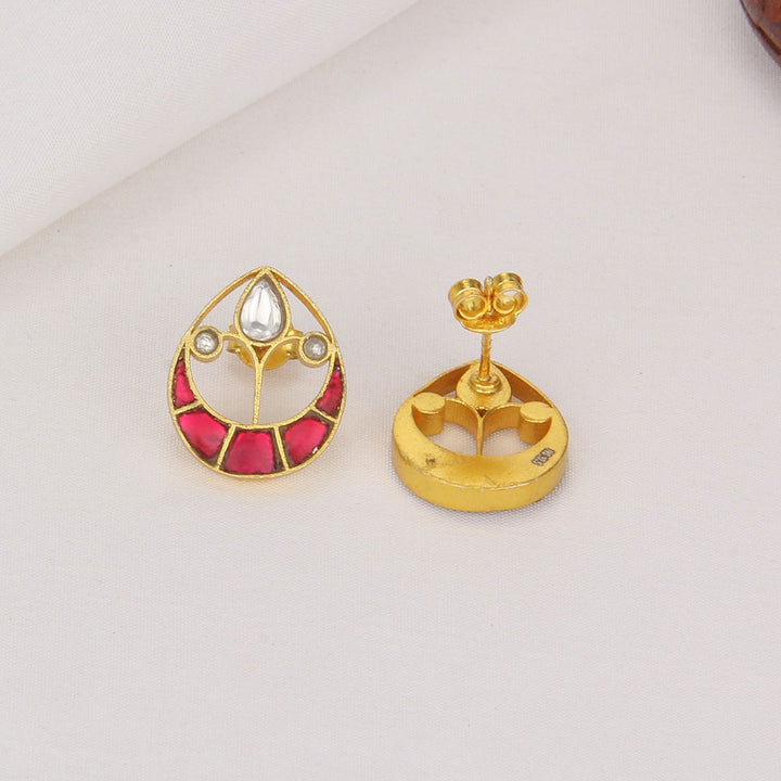 Chic & Dainty Kundan Studs