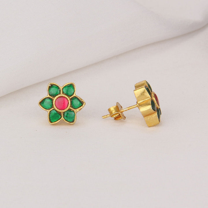Lovely Kundan Studs