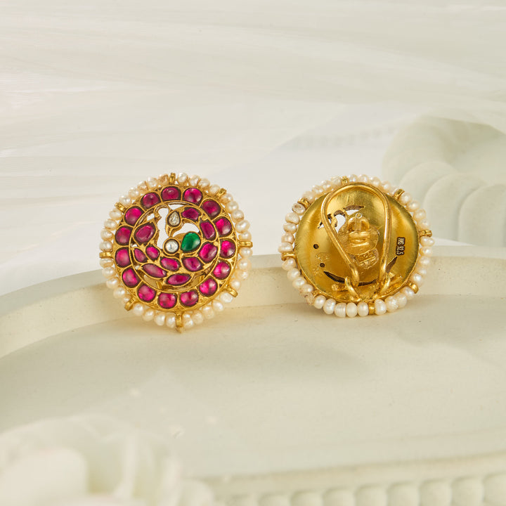 Gleaming Kundan Studs