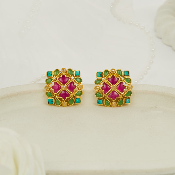 Lavisha Kundan Studs
