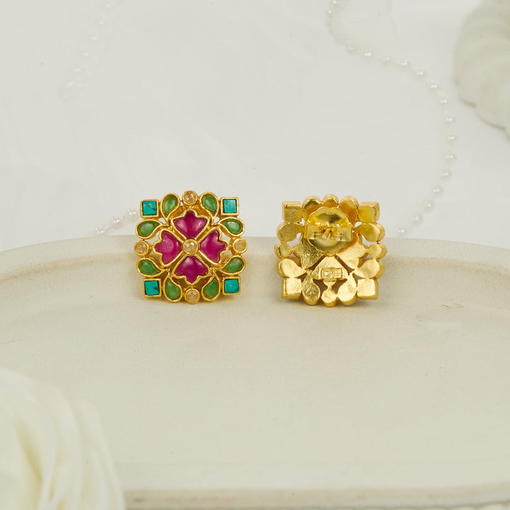 Lavisha Kundan Studs