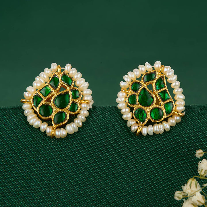 Hiranya Kundan Studs