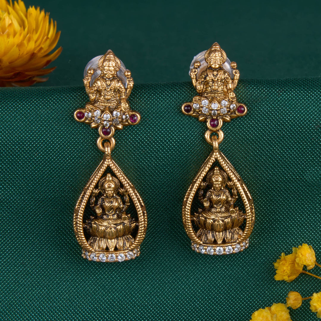 Akshata Nagas Jhumkas