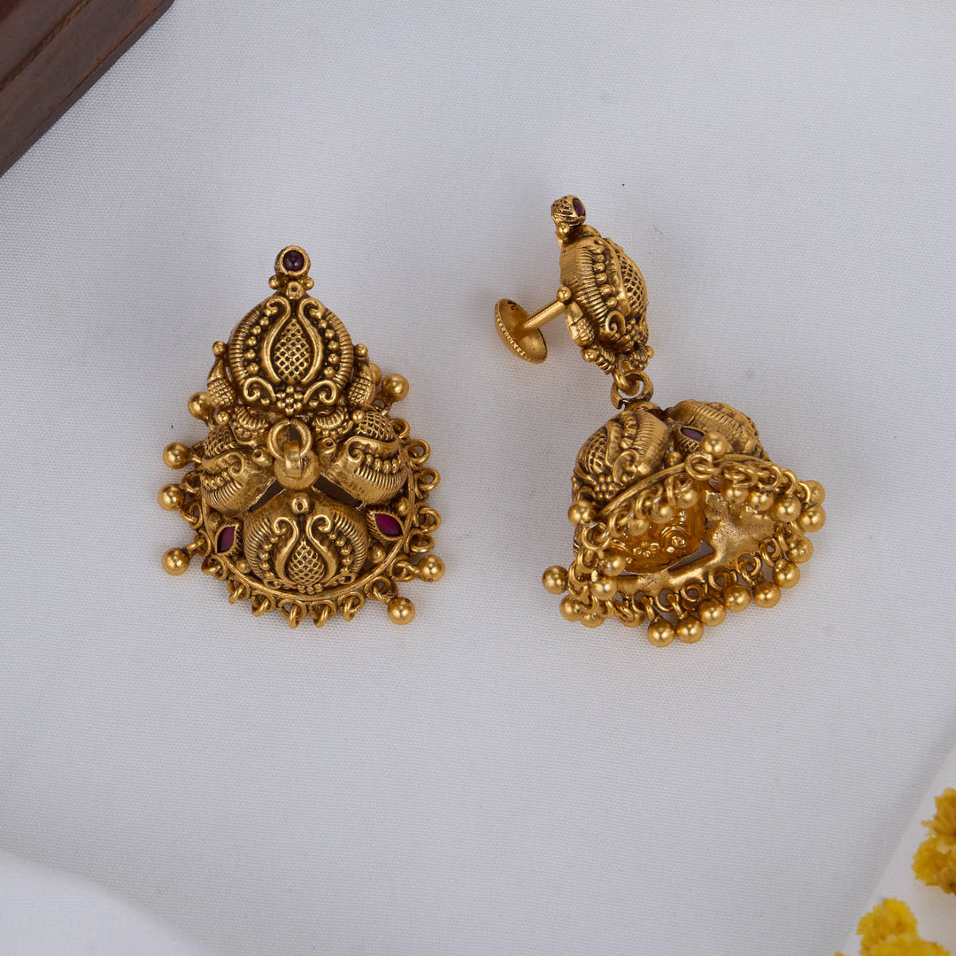 Shrunthikaa Nagas Jhumkas
