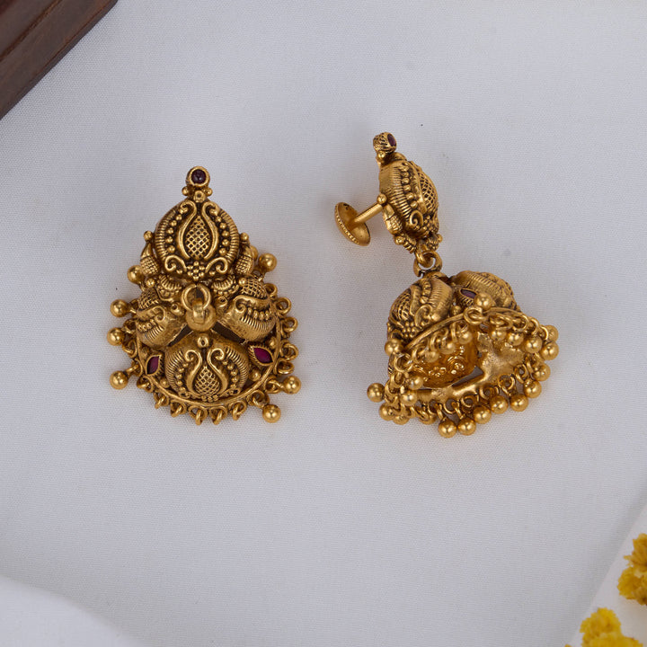 Shrunthikaa Nagas Jhumkas