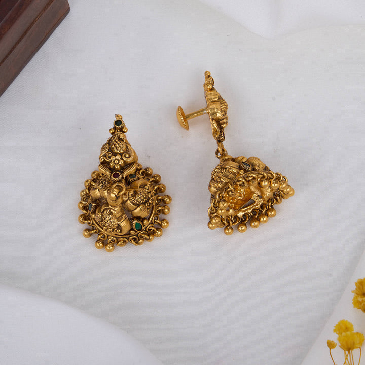 Pranikha Nagas Jhumkas