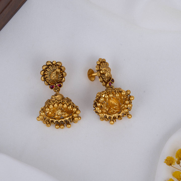 Pranitha Nagas Jhumkas