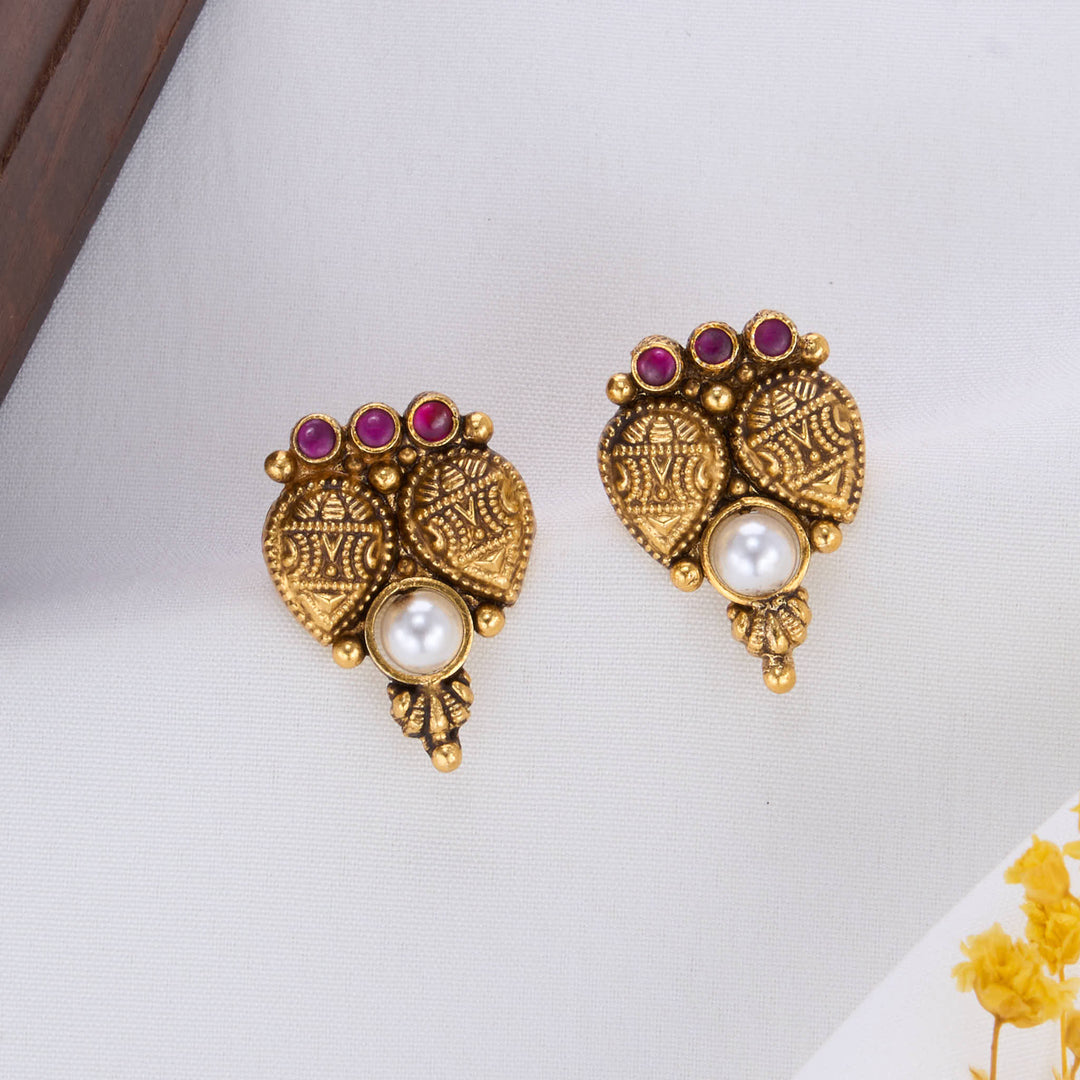 Vinthara Nagas Studs