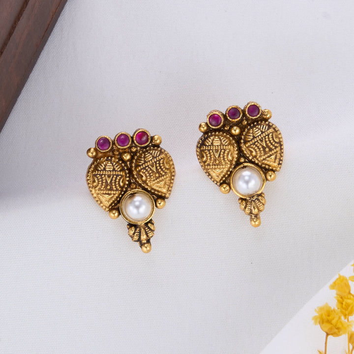 Vinthara Nagas Studs