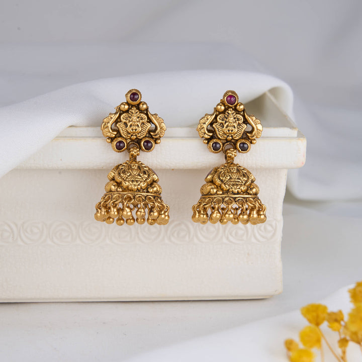 Kavya Nagas Jhumkas