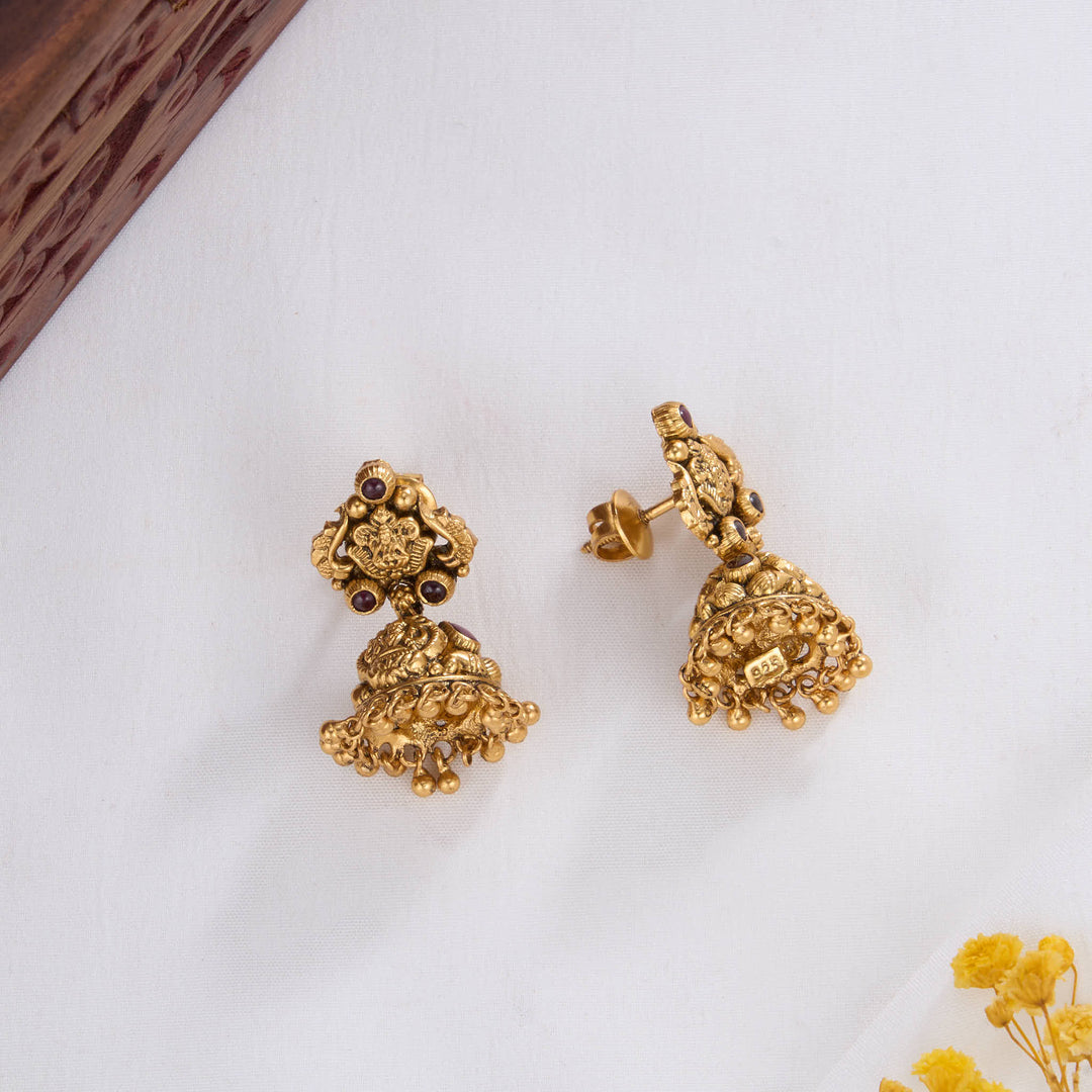 Kavya Nagas Jhumkas