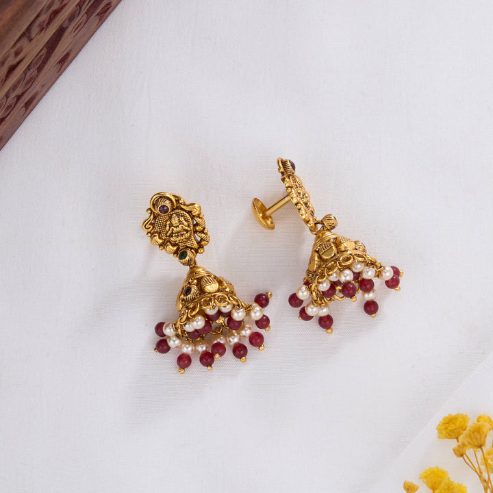 Maldhivika Nagas Jhumkas
