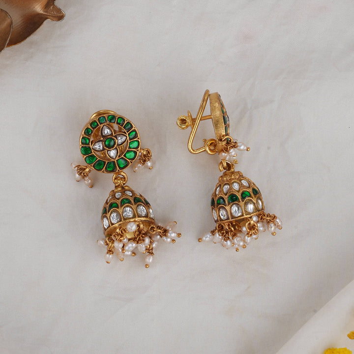 Ishanvi Kundan Jhumkas