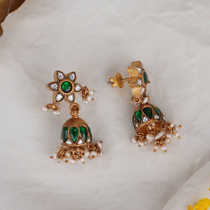 Larissa Kundan Jhumkas