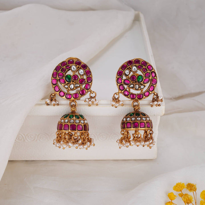 Nivika Kundan Jhumkas