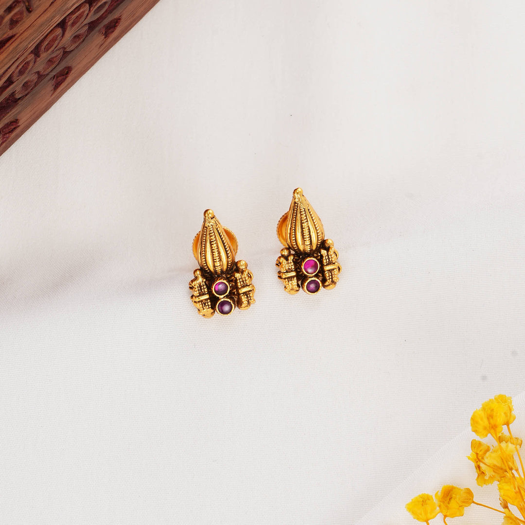 Spark Nagas Studs