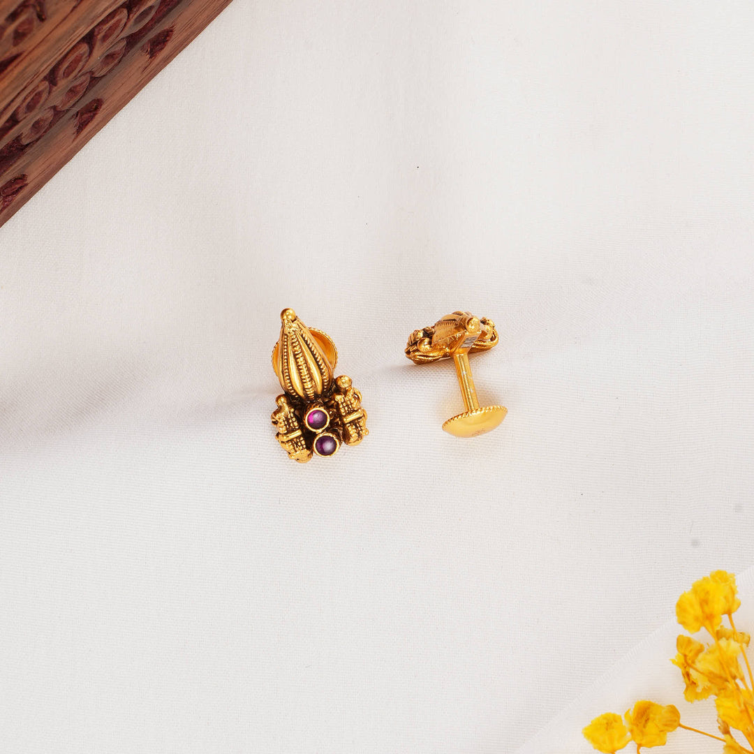 Spark Nagas Studs