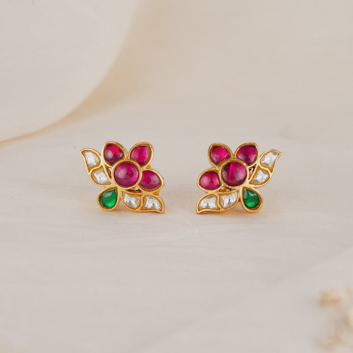 Cute Floral Kundan Studs