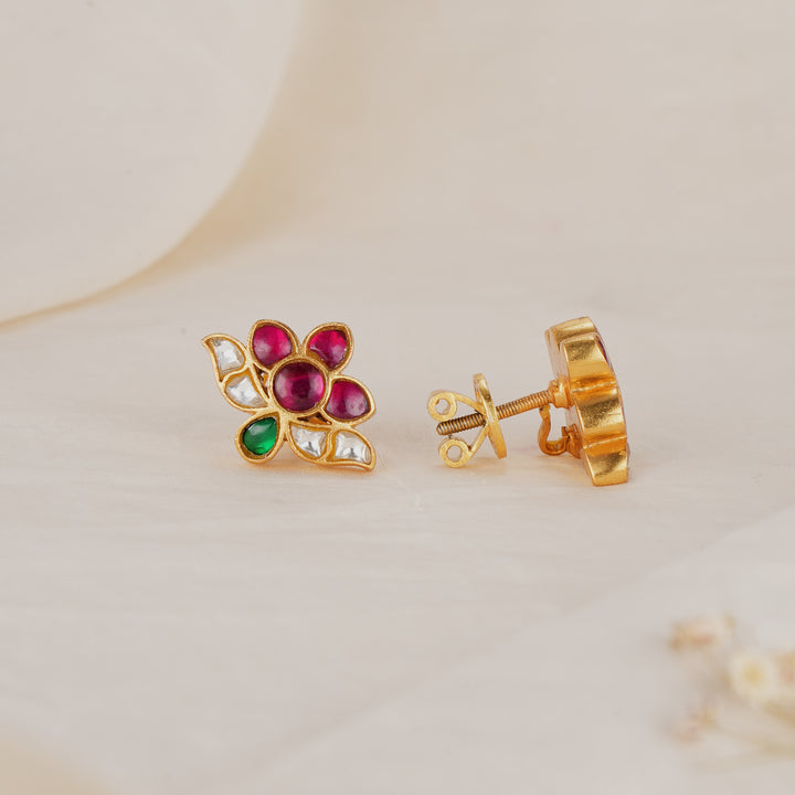 Cute Floral Kundan Studs