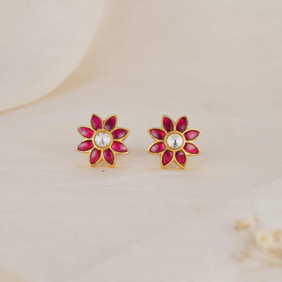 Lithisha Kundan Studs