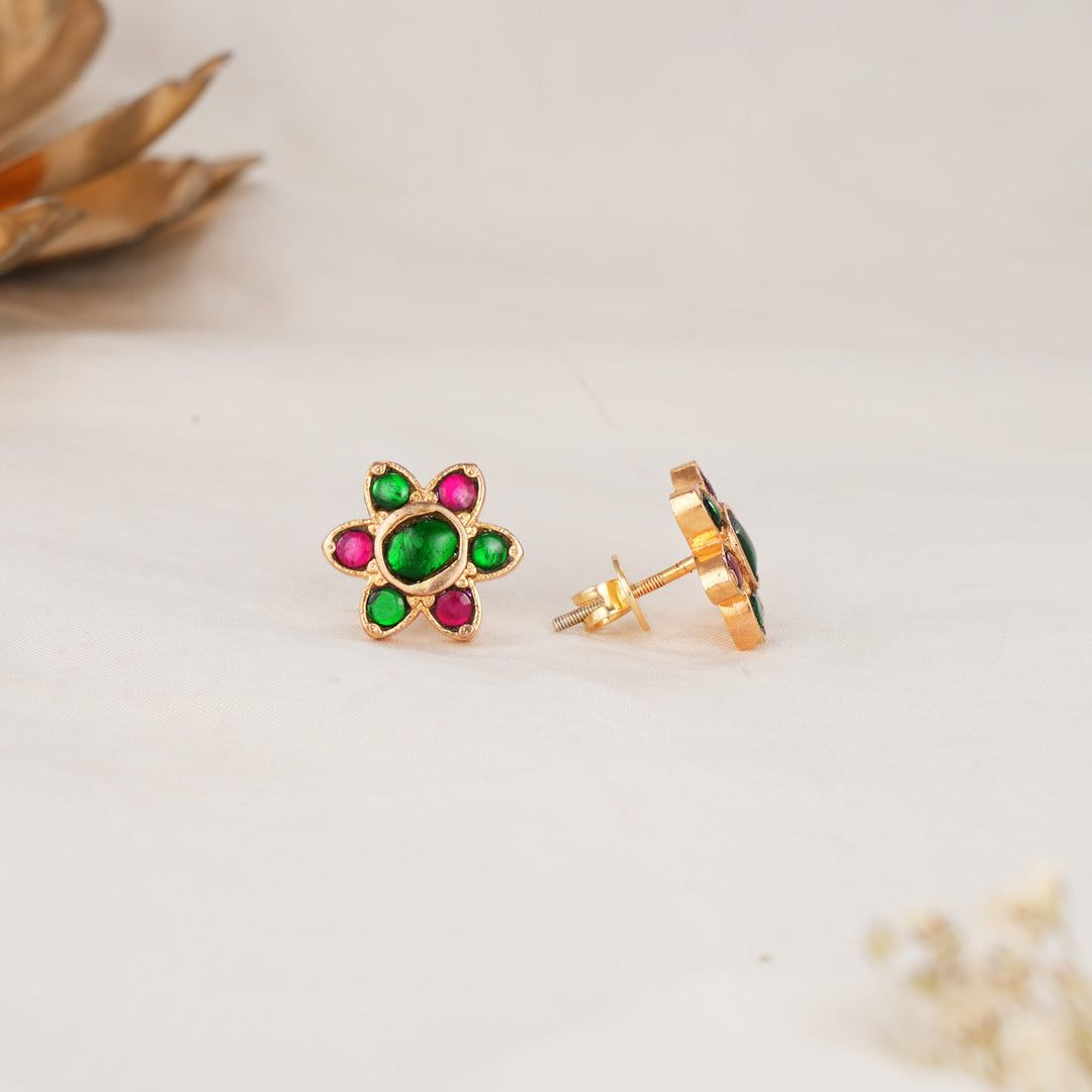 Kanikaa Kundan Studs